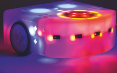 Thymio est un robot programmable open source, développé à l’EPFL. Il est idéal pour accompagner les élèves et les enseignants dans l’ère de l’éducation numérique.